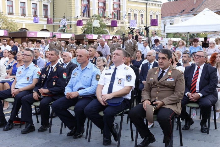 A díjazottak és kísérőik