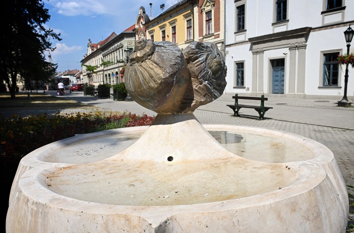 csiga csobogó ady endre tér eger kracker ház vízkorlátozás