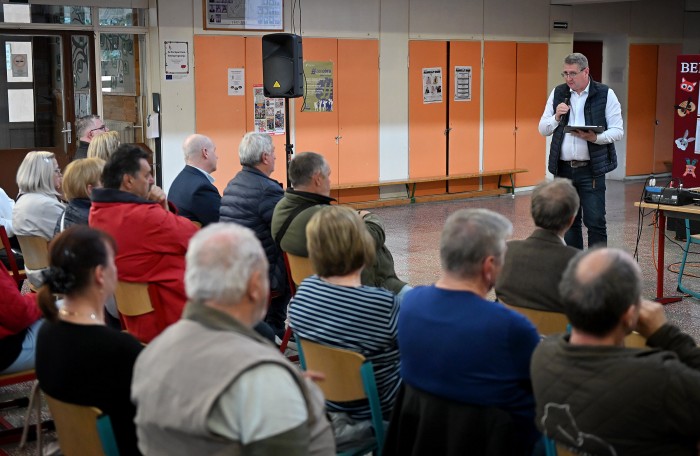 Vágner Ákos polgármester a Ráchegyet érintő lakossági fórumon