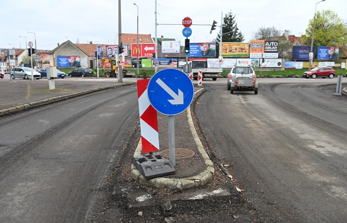 eger 25ös főút felújítási munkálatok kisasszony temető