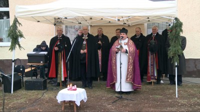 Advent a hóstyán és a Lajosvárosban