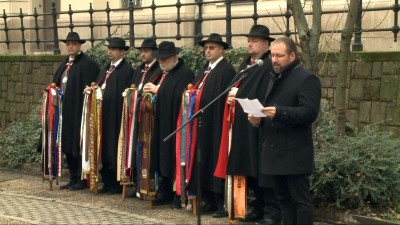 Az 1956-os sortűz áldozataira emlékeztek