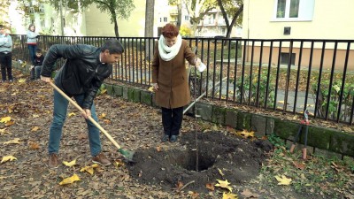 50 facsemetével támogatja az iskolákat