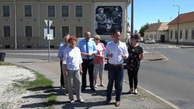 Falfestmény tiszteleg 1956 emléke előtt