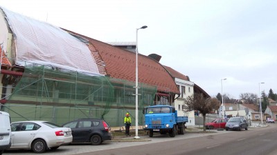 Jól halad az uszoda tetőszerkezetének felújítása