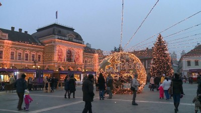 Hatalmas díszt hozott a Mikulás!