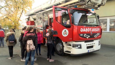 A tűzoltó szakmával ismerkedtek