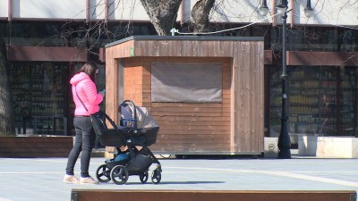 Fertőtlenítő és tájékoztató pontok a városban