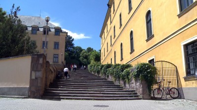 Felújítják a Foglár utcai lépcsősort