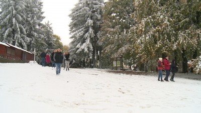 Megérkezett az első igazi hó a Kékestetőre