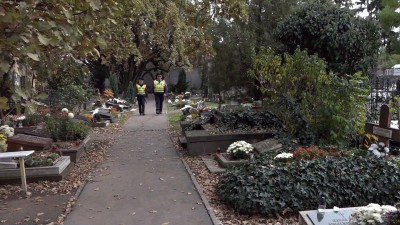 A temetőkben is jelen lesz a rendőrség