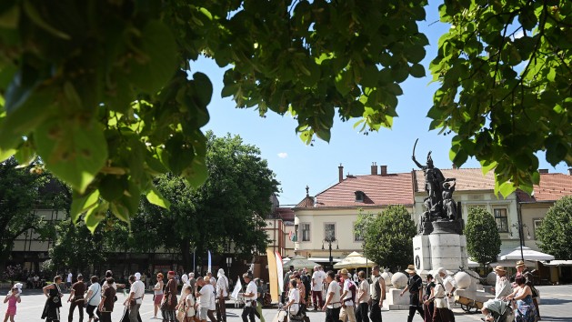 Forró hétvége vár Egerre – fesztiválok és hőség